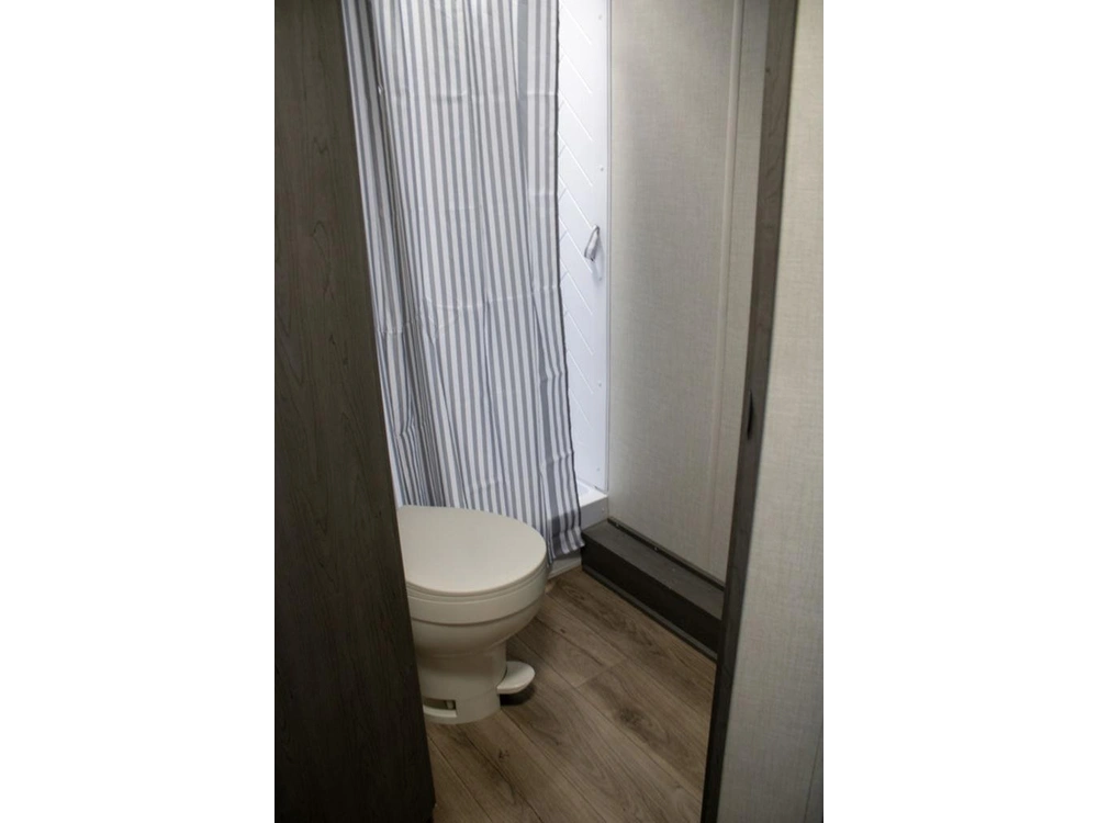 2025 Forest River Ozark 2400bh-98 alt