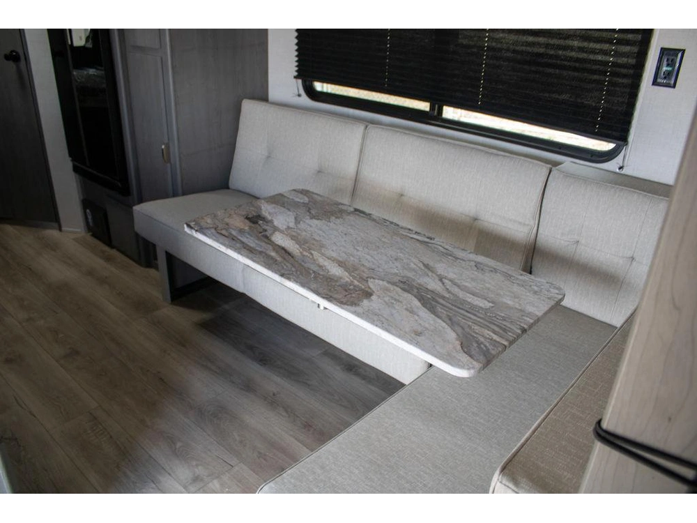 2025 Forest River Ozark 2400bh-98 alt