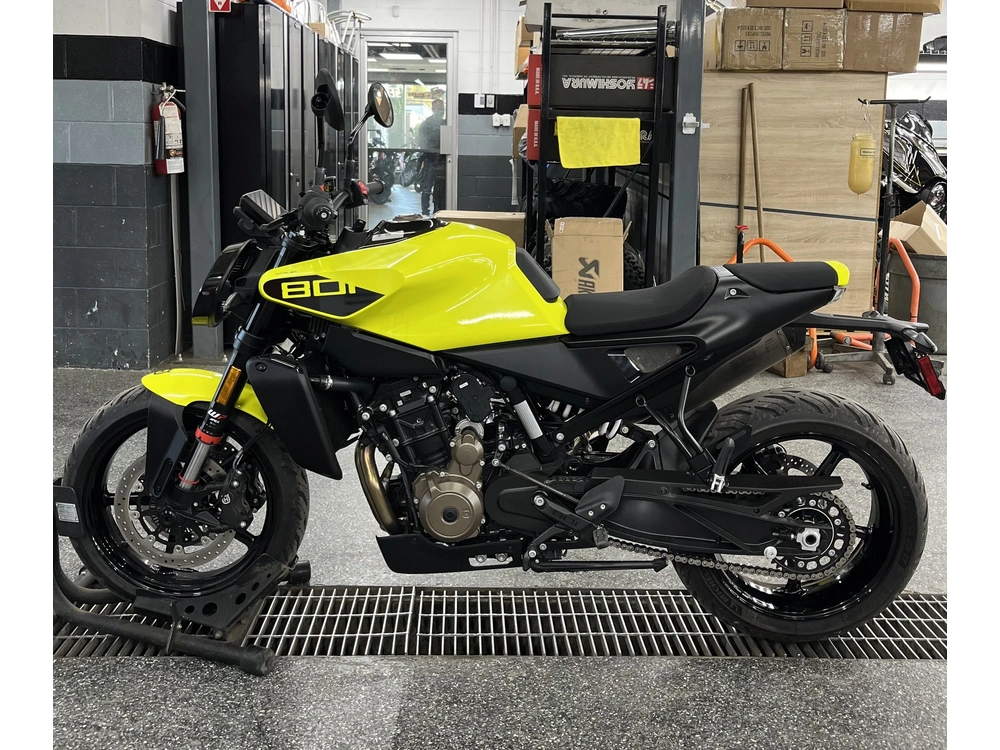 Husqvarna Vitpilen 8 2025 alt