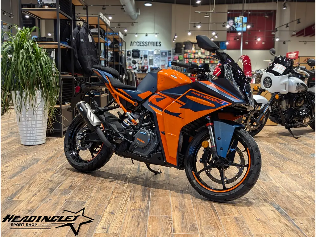 2023 KTM RC 390 // Blue/Orange