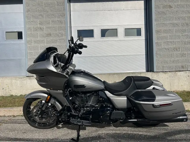 Harley-Davidson CVO Road GlideFLTRXSE 2023
