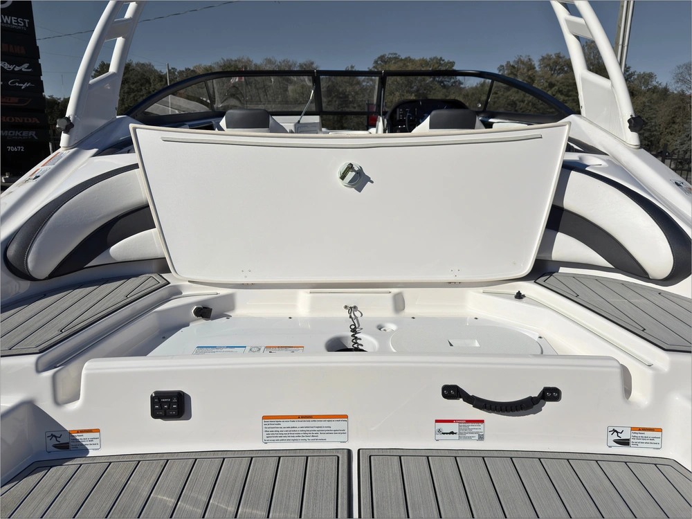 2025 Yamaha 195s $4,000 Black Friday Rebate alt