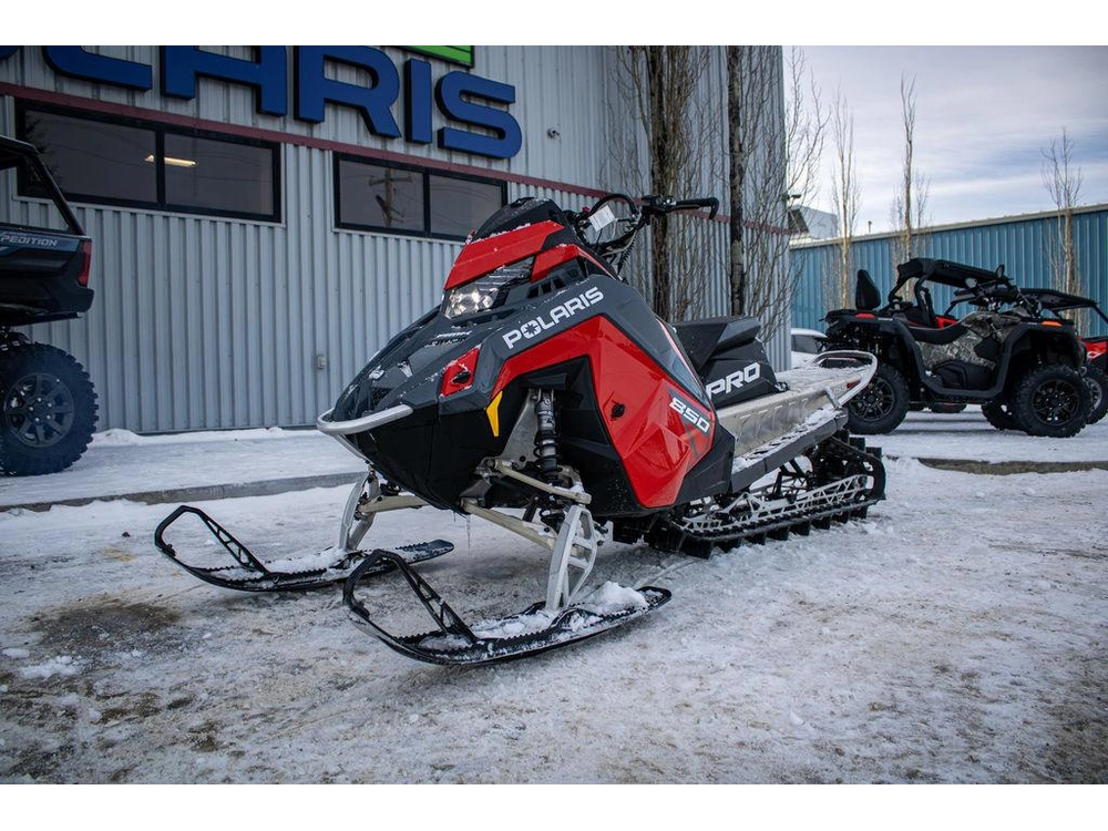 2024 Polaris 850 Pro Rmk Slash 155 Indy Red alt
