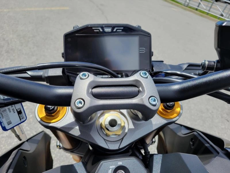 2025 Suzuki Gsx-s1000a alt