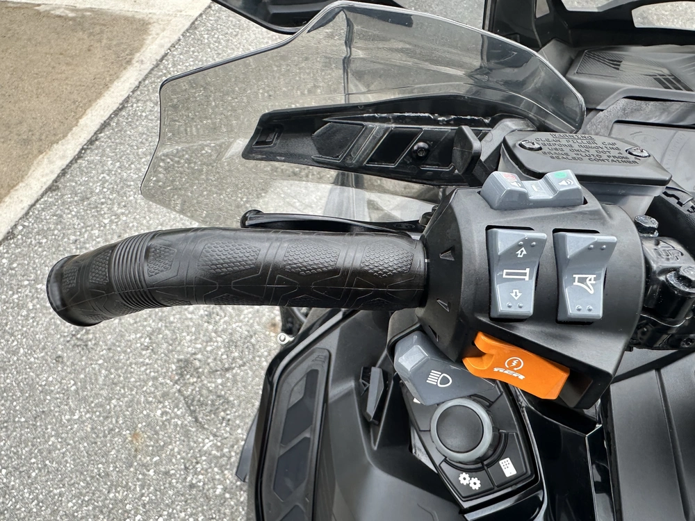 2022 Ski-doo Renegade Xrs 850 E-tec Ice Ri alt