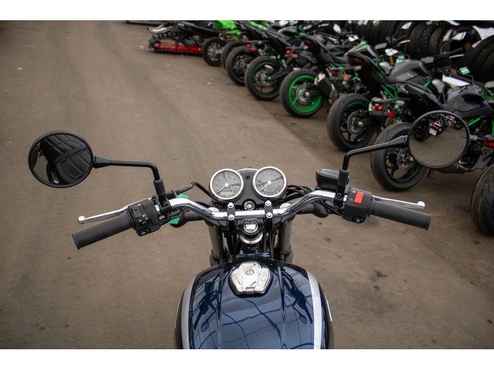 2025 Kawasaki W230 alt