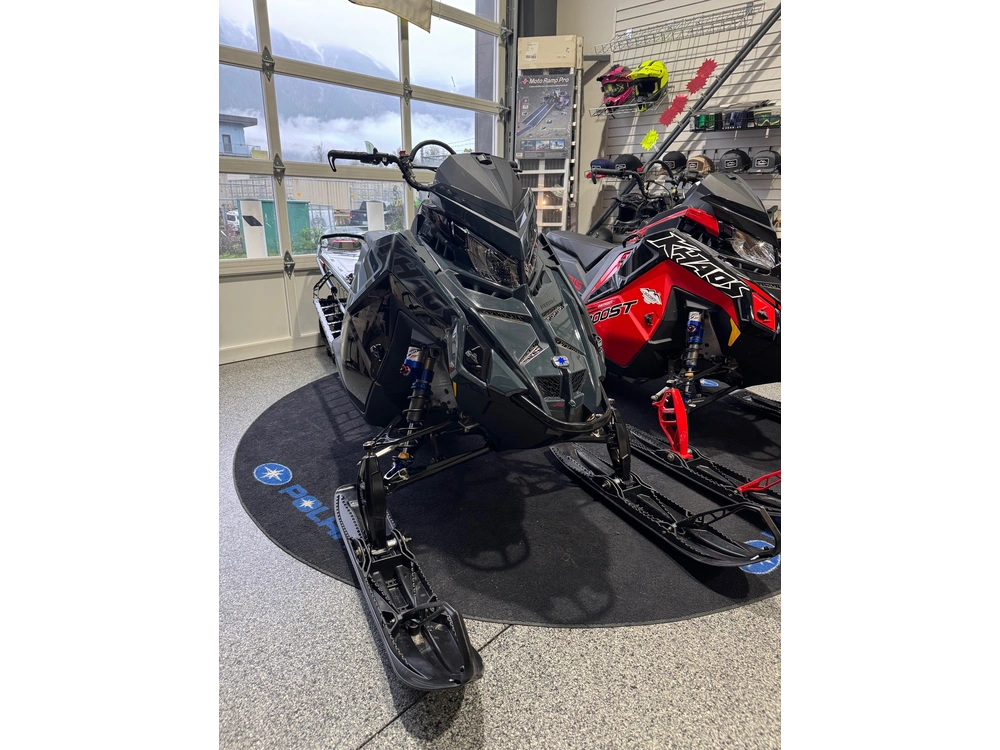 2026 Polaris Sno-26 Boost Rmk Khaos 155 Patriot Boost - Gloss Black / Blue Dusk alt
