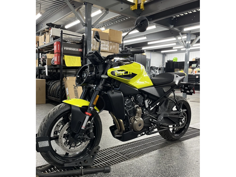 Husqvarna Vitpilen 8 2025 alt