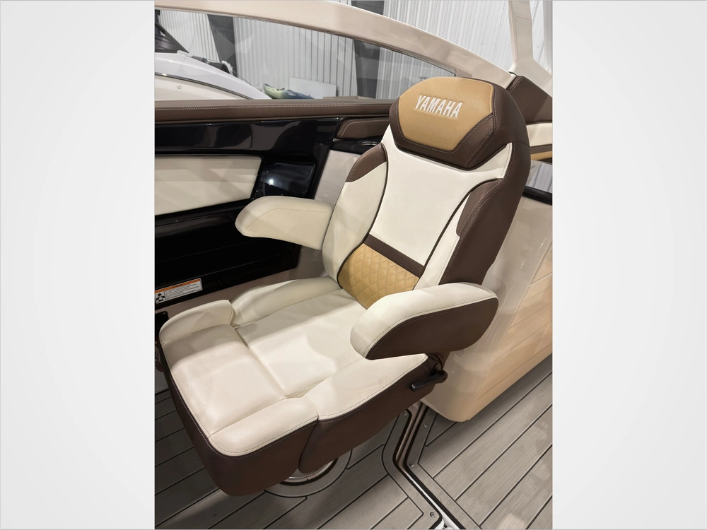 2021 Yamaha 275sd No Luxury Tax* alt