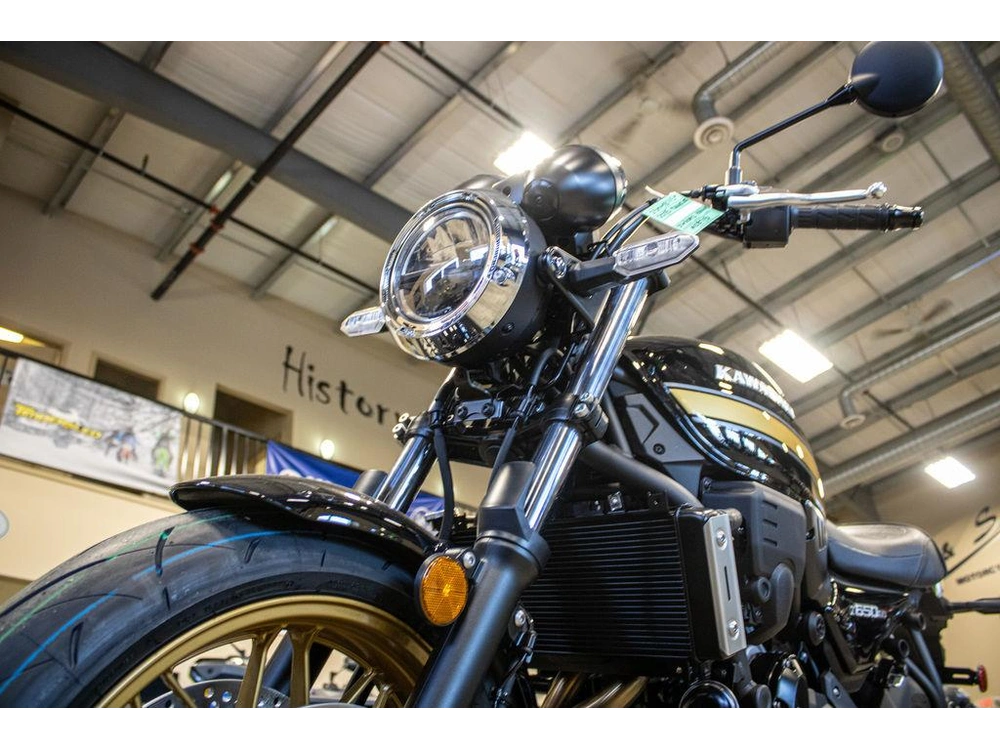 2025 Kawasaki Z650rs alt