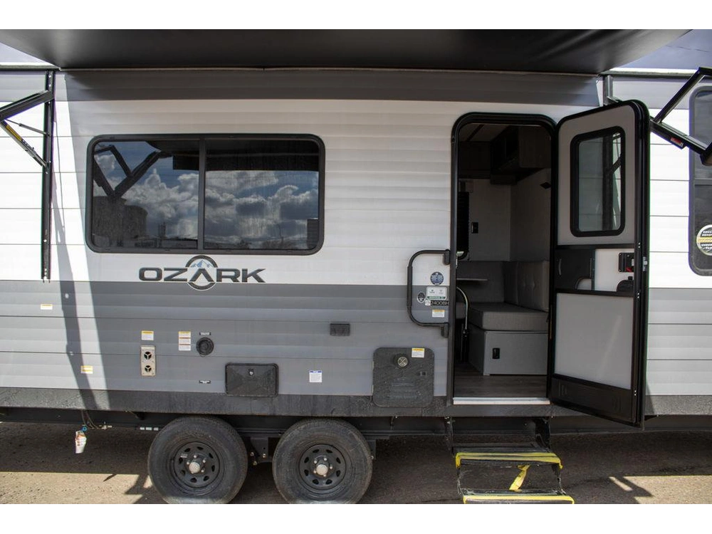 2025 Forest River Ozark 2400bh-98 alt