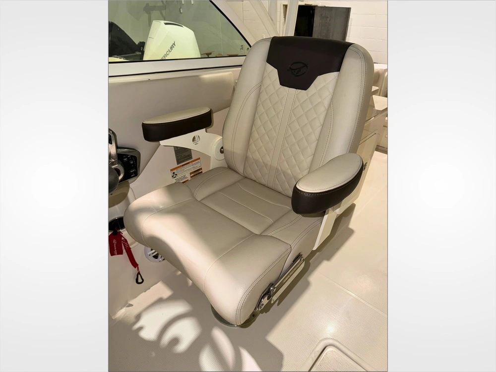 2023 Sailfish 245 Dc No Luxury Tax* alt