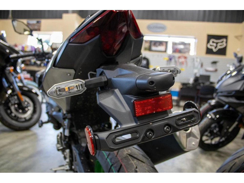 2025 Kawasaki Z500 Se alt