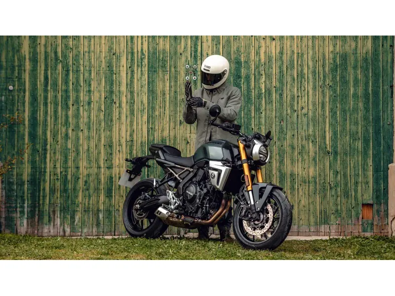 2026 Suzuki GSX-8T ( 800 CC ) PRE-COMMANDE