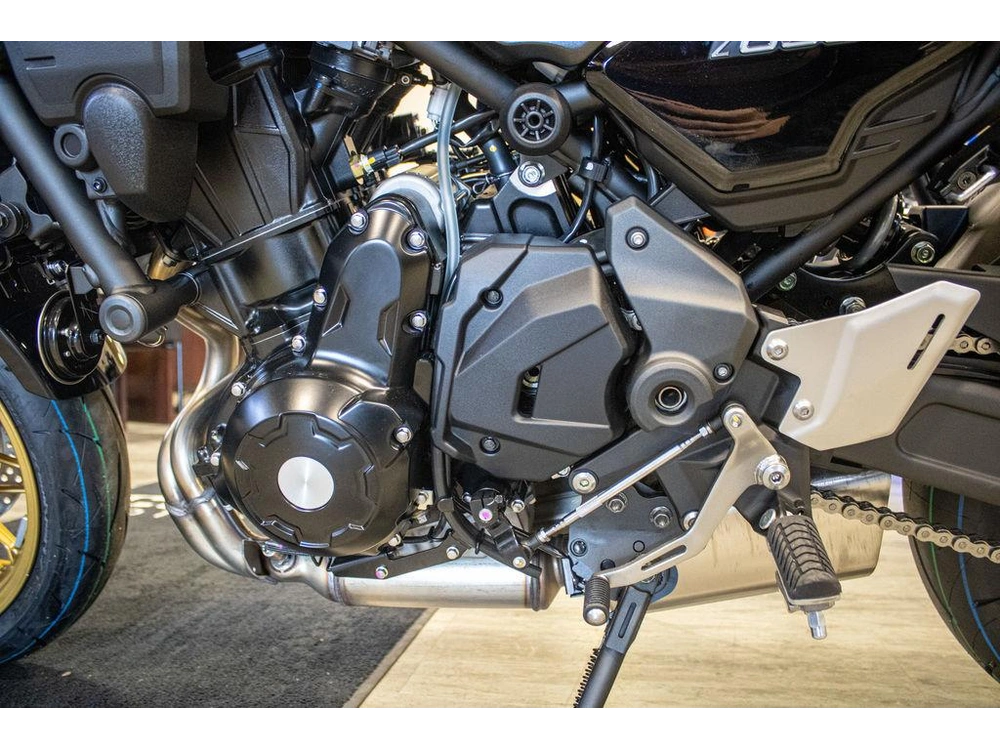 2025 Kawasaki Z650rs alt