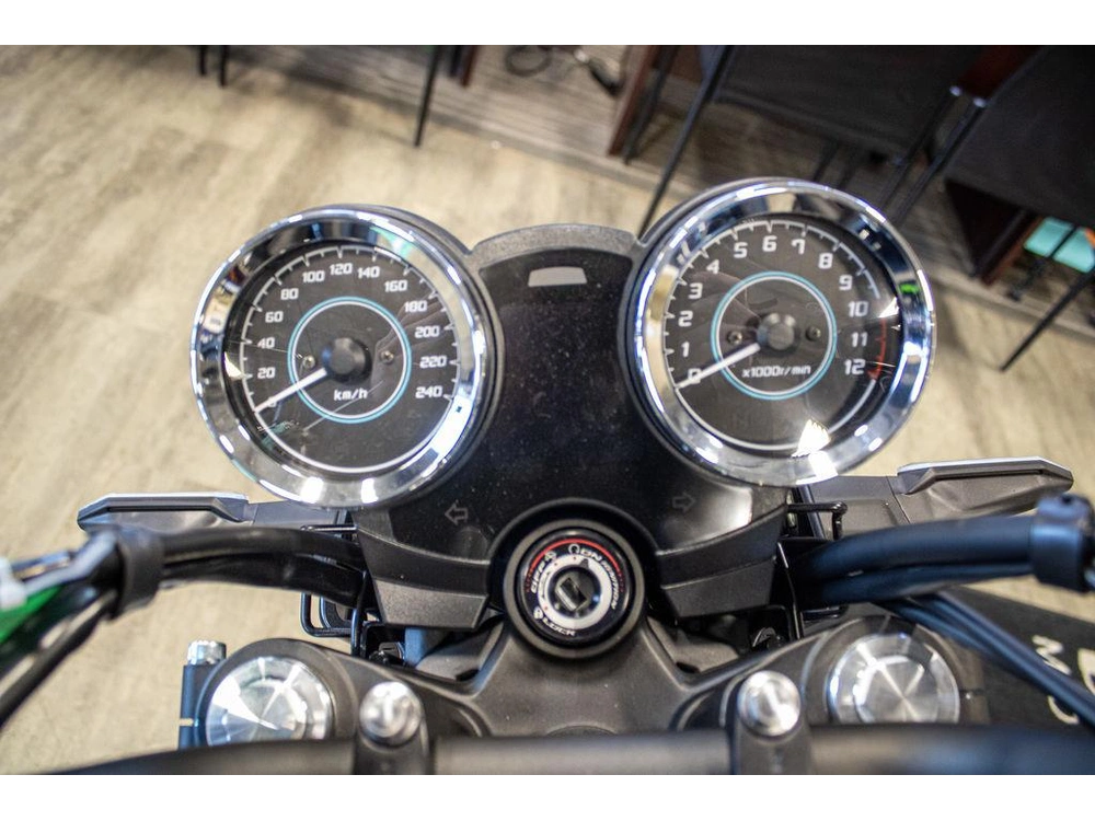 2025 Kawasaki Z650rs alt