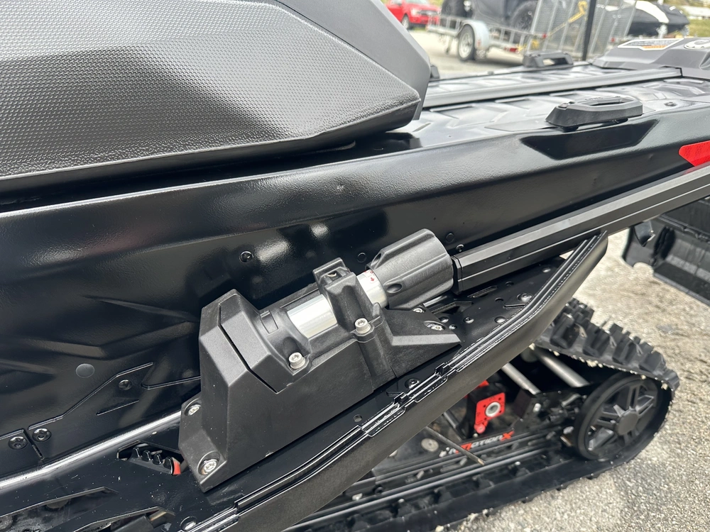 2022 Ski-doo Renegade Xrs 850 E-tec Ice Ri alt