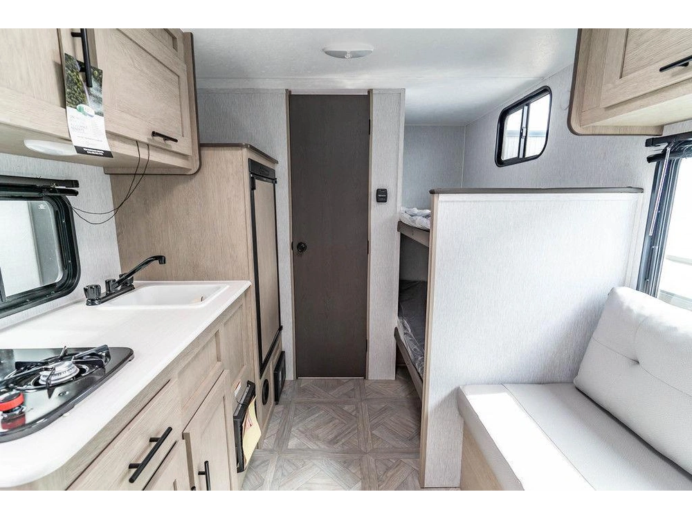 2024 Forest River Stealth Evo 176bhle alt