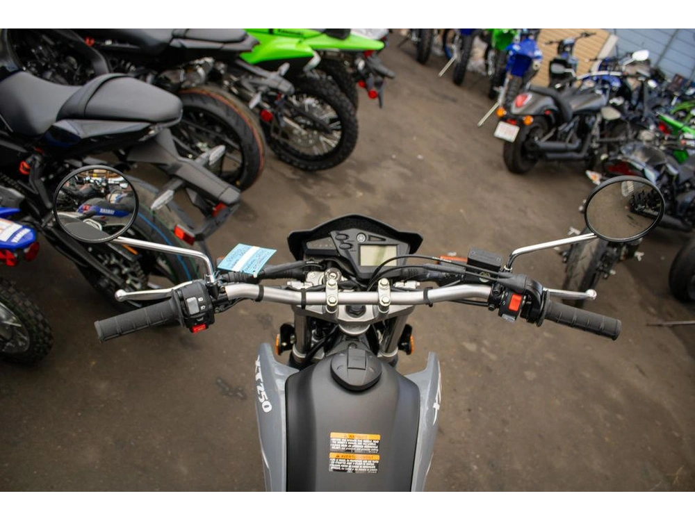 2025 Yamaha Xt250 alt