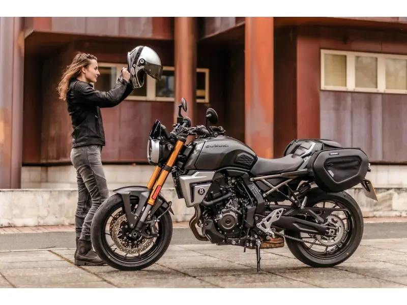 2026 Suzuki GSX-8T ( 800 CC ) PRE-COMMANDE