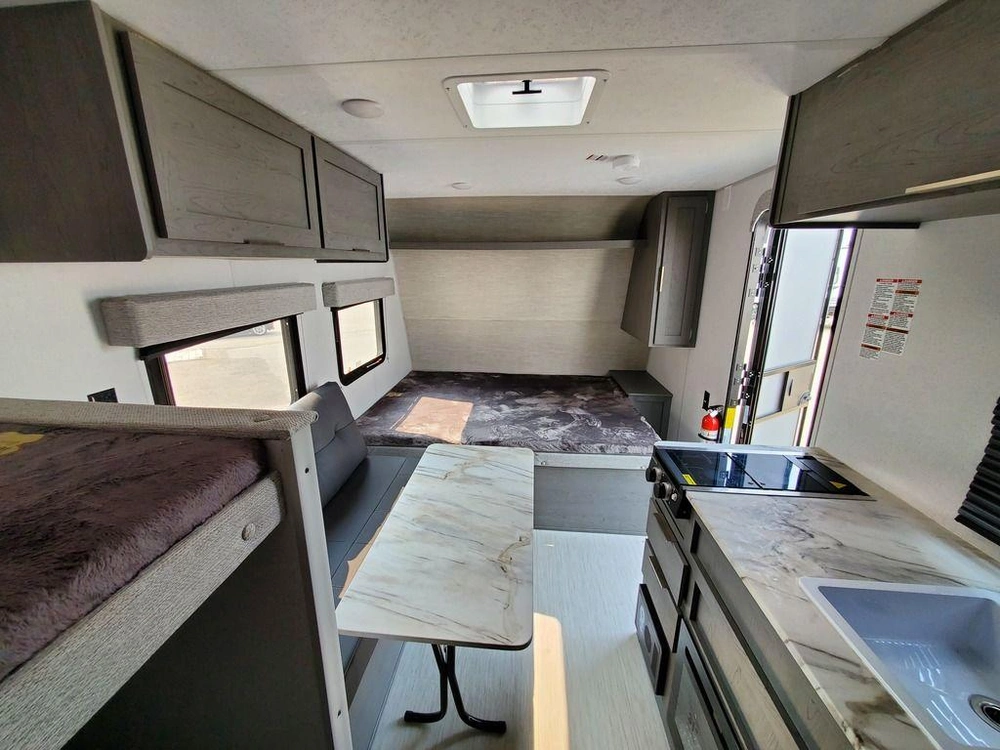 2024 Forest River Ozark 1620bhle alt