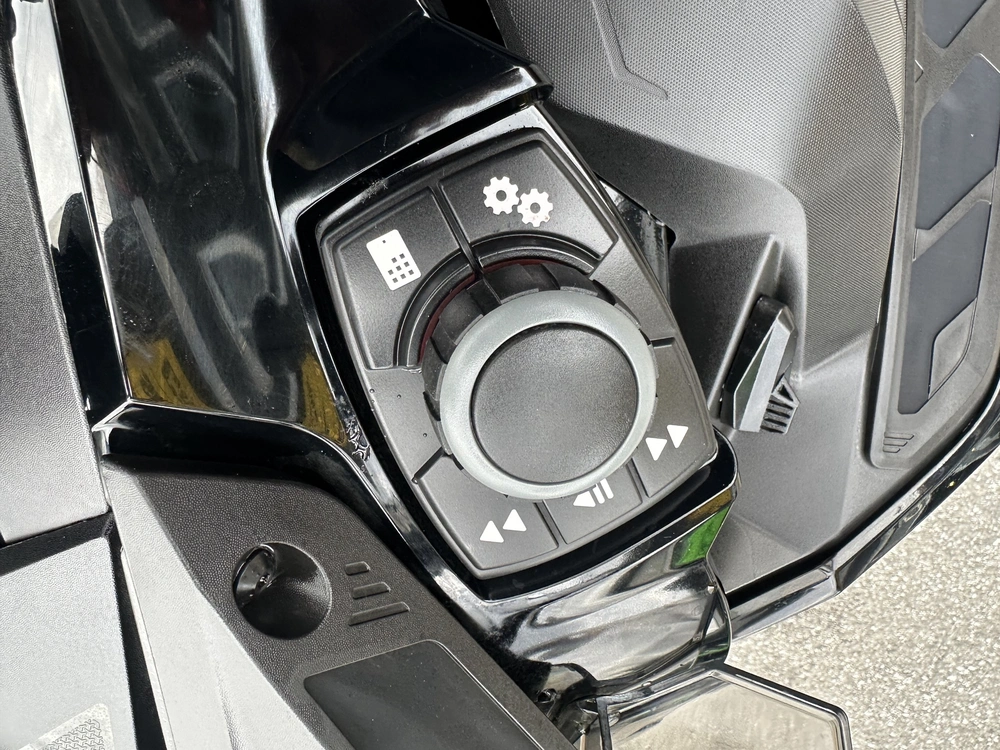 2022 Ski-doo Renegade Xrs 850 E-tec Ice Ri alt