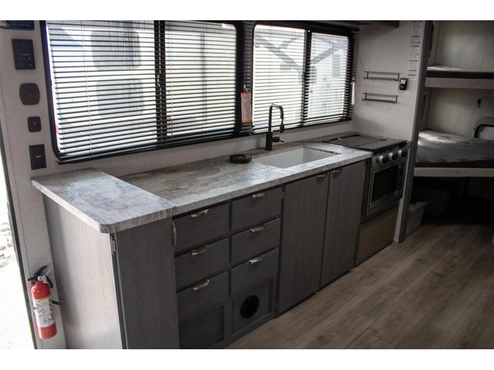 2025 Forest River Ozark 2690bhk-98 alt