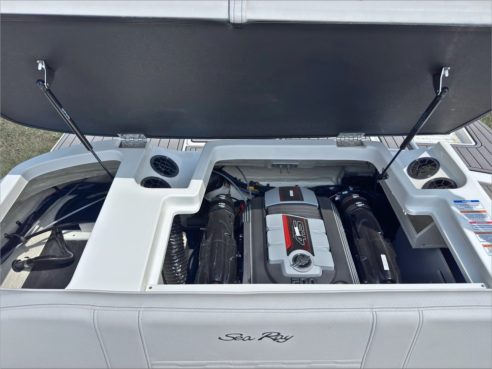 2023 Sea Ray Spx 190 alt