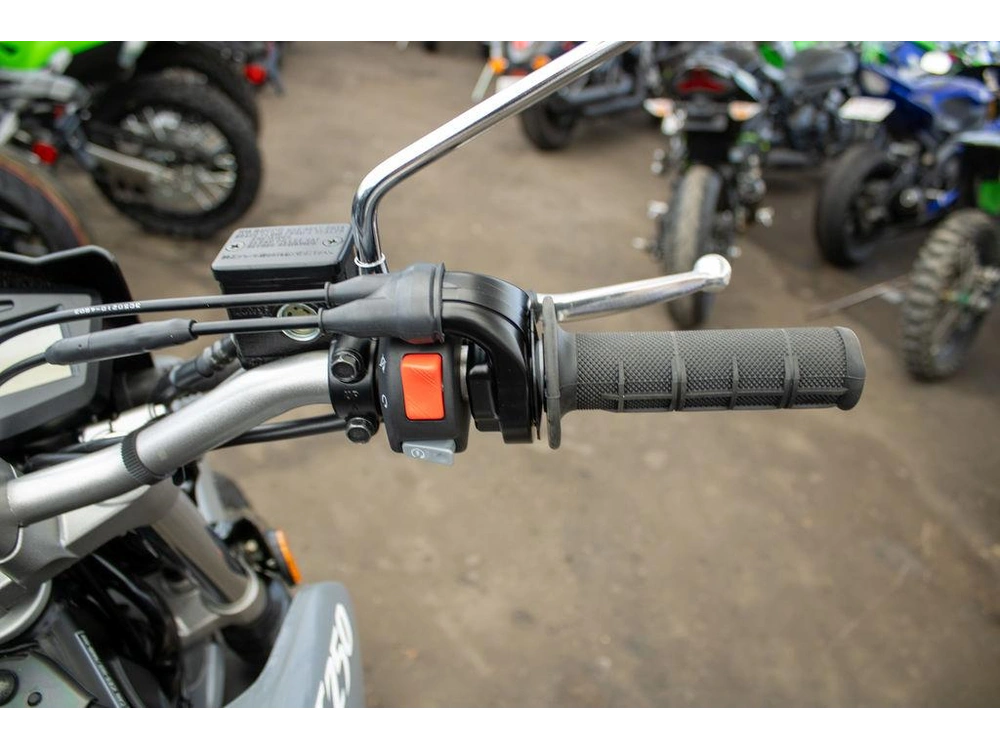 2025 Yamaha Xt250 alt