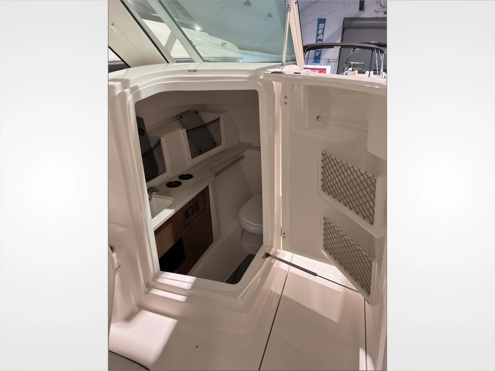 2023 Sailfish 245 Dc No Luxury Tax* alt