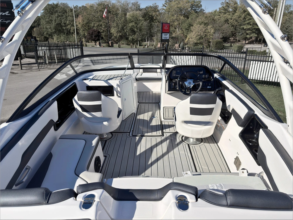 2025 Yamaha 195s $4,000 Black Friday Rebate alt