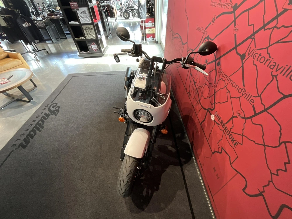 2024 Indian Motorcycle Sport Chief alt