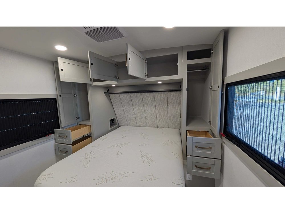Brinkley Rv Z-air 285 2025 alt