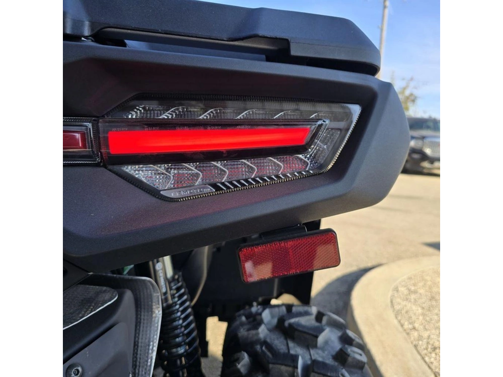 2025 Cfmoto Cforce 800 Touring alt