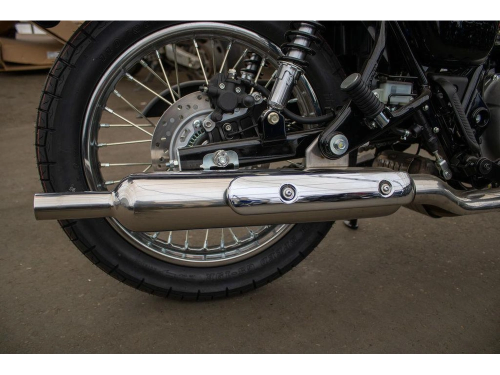 2025 Kawasaki W230 alt