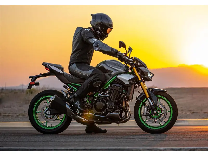 2026 Kawasaki Z900 SE PRE-COMMANDE