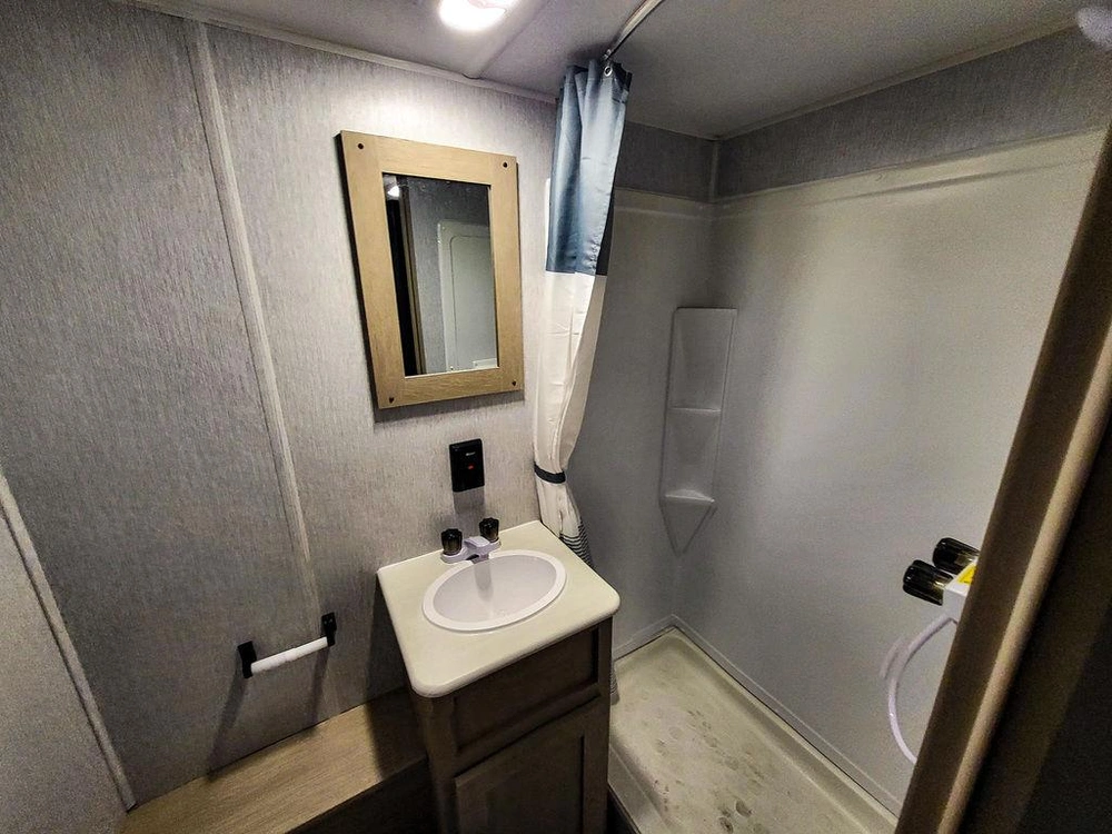 2023 Forest River Evo 180ss alt