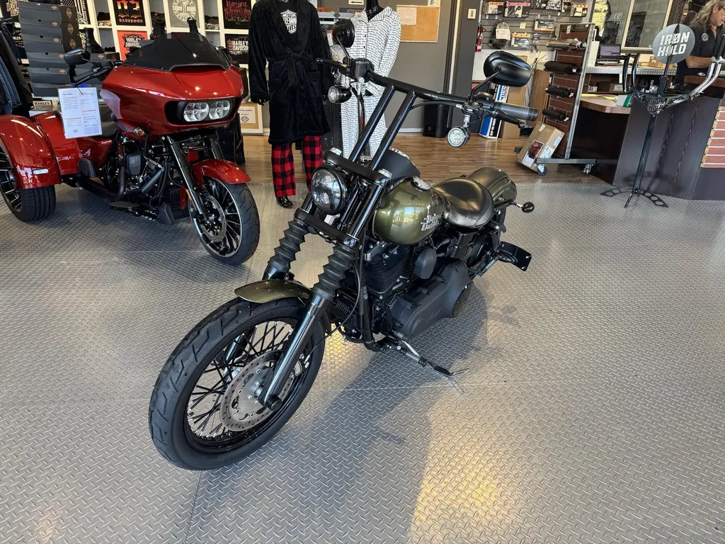 2016 Harley-Davidson FXDB Street bob