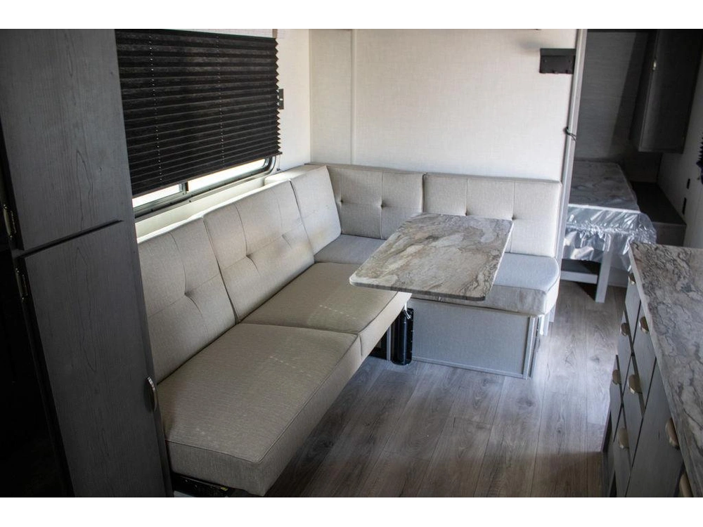 2025 Forest River Ozark 2400bh-98 alt