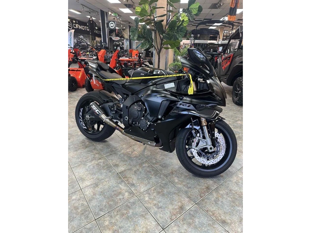 2025 Yamaha Yzf-r1 alt