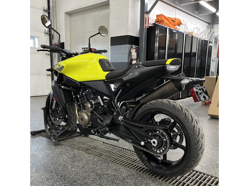 Husqvarna Vitpilen 8 2025 alt