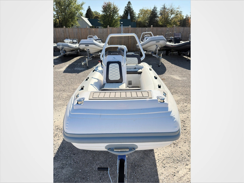 2023 Highfield Sp390 alt