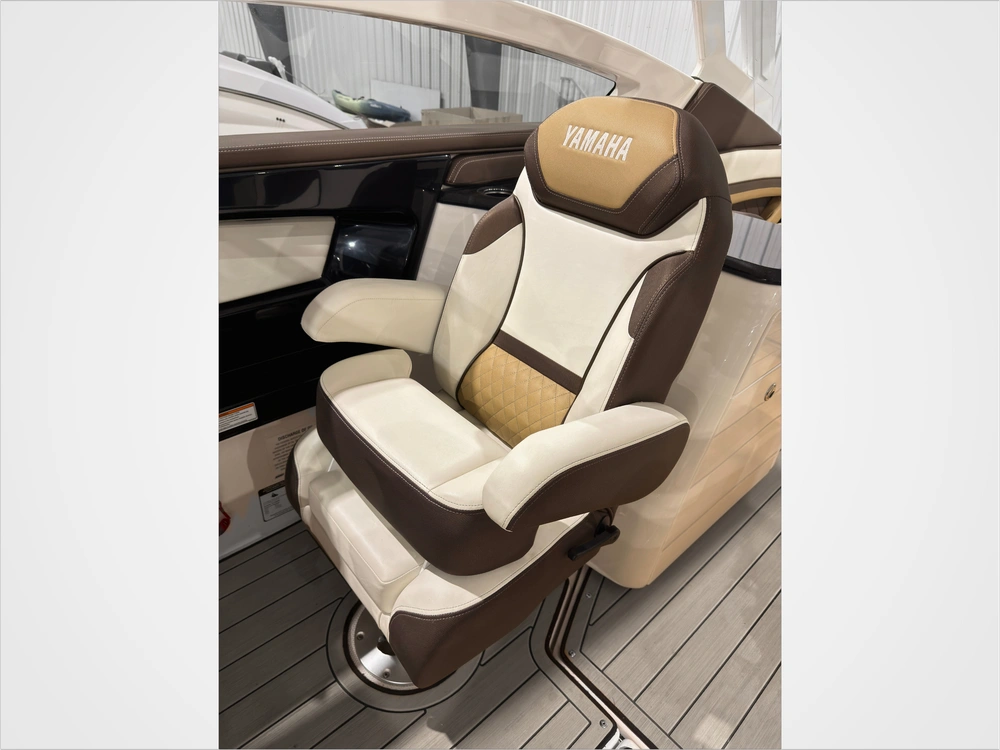 2021 Yamaha 275sd No Luxury Tax* alt