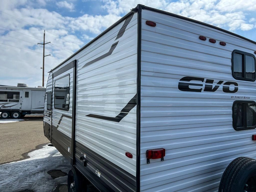 2024 Forest River Stealth Evo 176bhle alt