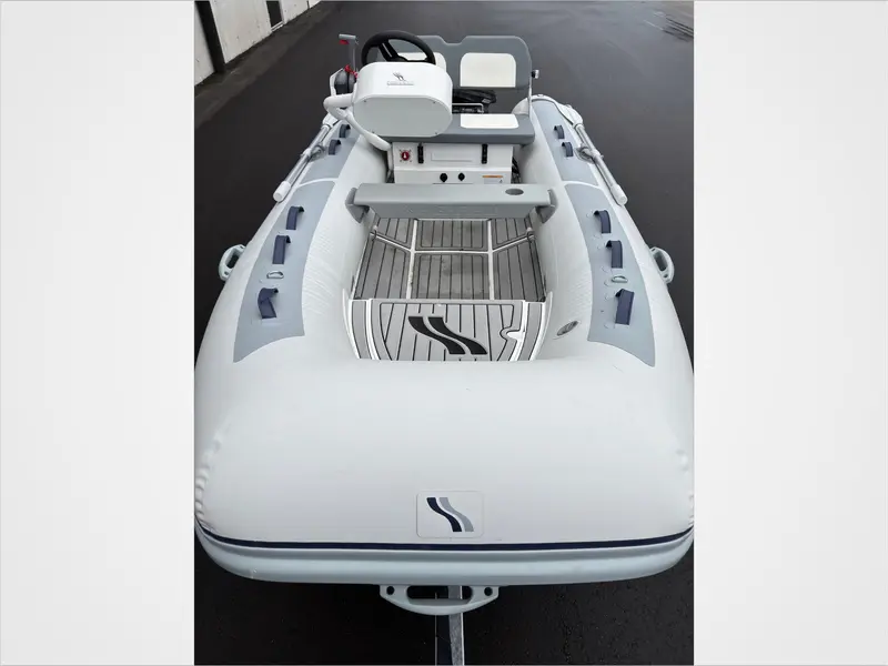 2023 Highfield CL360