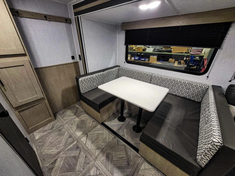 2023 Forest River Evo 180ss alt