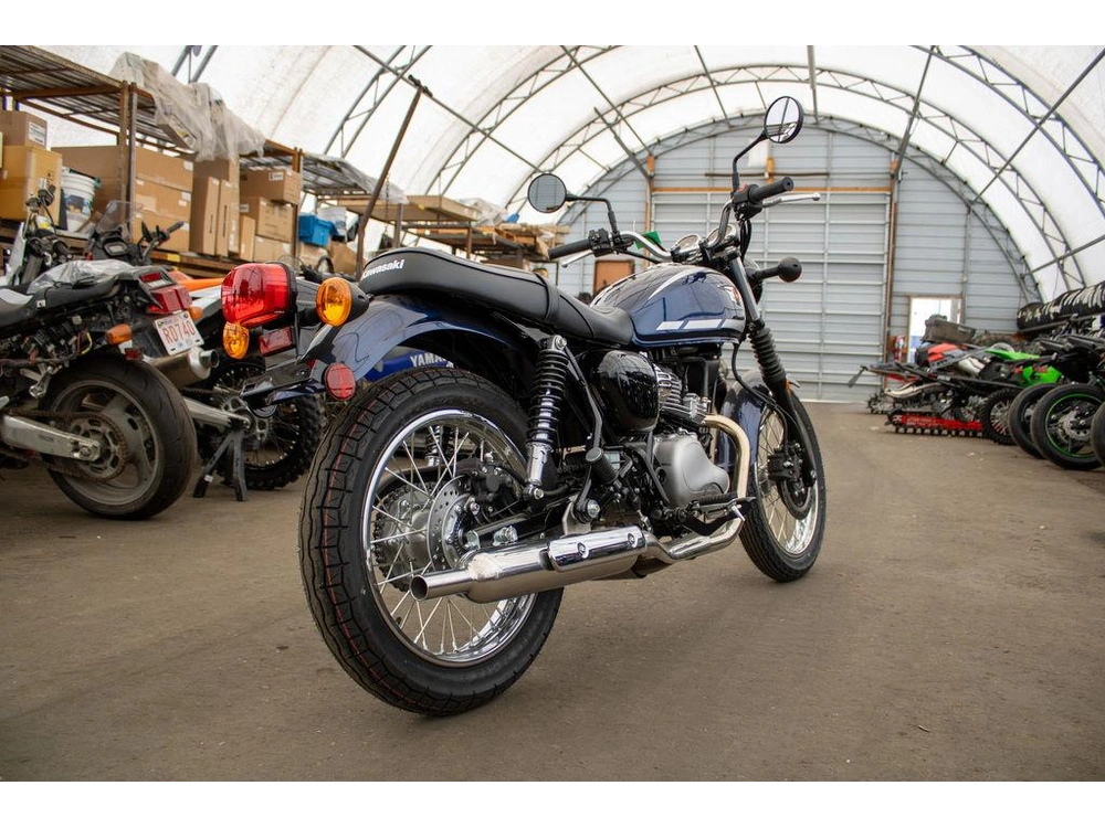 2025 Kawasaki W230 alt