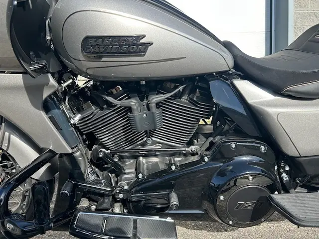 Harley-Davidson CVO Road GlideFLTRXSE 2023