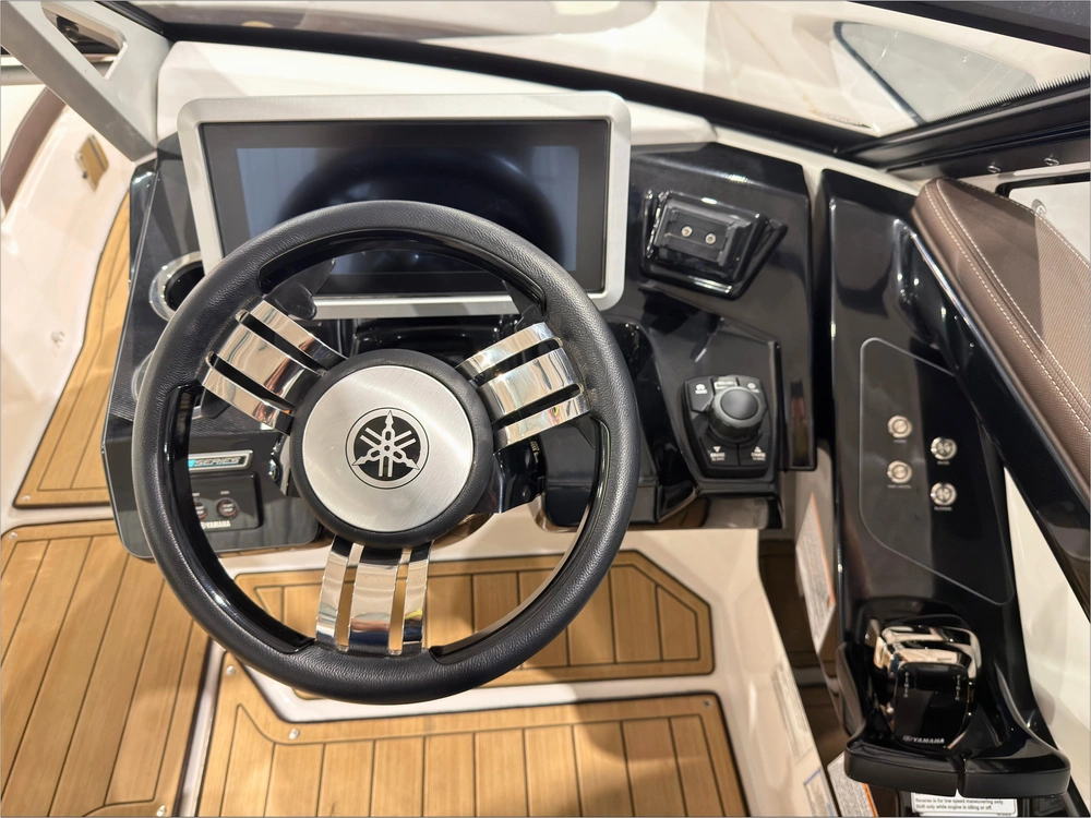 2021 Yamaha 275sd No Luxury Tax* alt