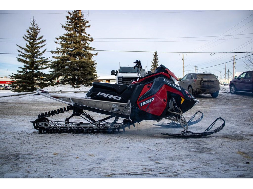2024 Polaris 850 Pro Rmk Slash 155 Indy Red alt
